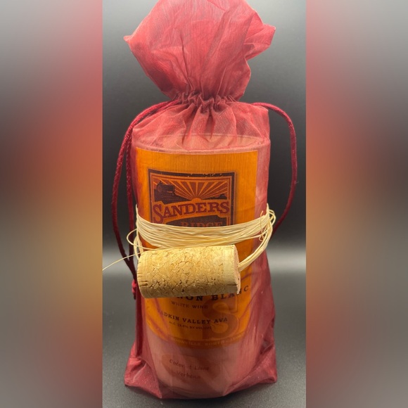 Sanders Ridge Vineyard & Winery Candle - Coconut Lime Verbena - Picture 1 of 6